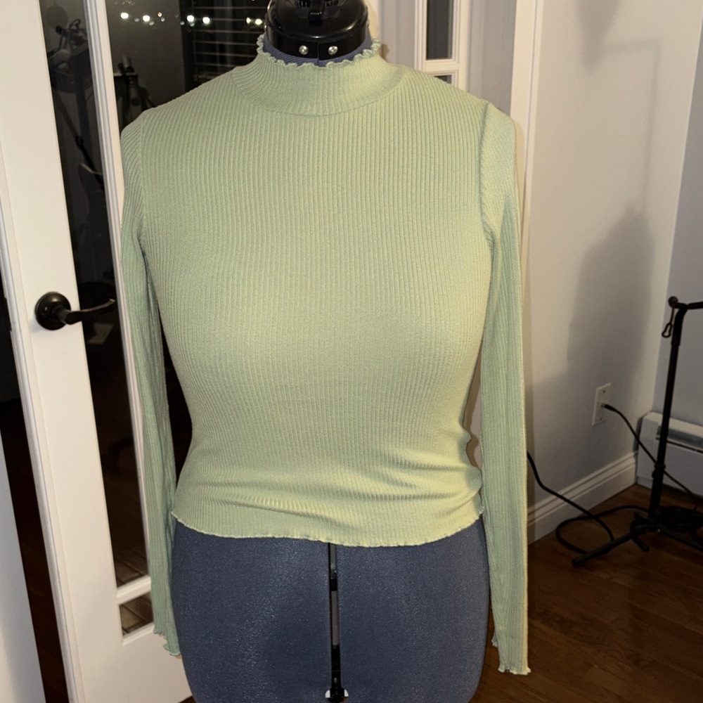 American Eagle Outfitters Ribbed Long Sleeve Top - Light Green